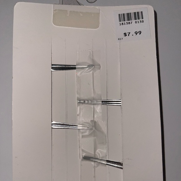 NWT Set of 4 sparkle hair clips - Picture 3 of 3